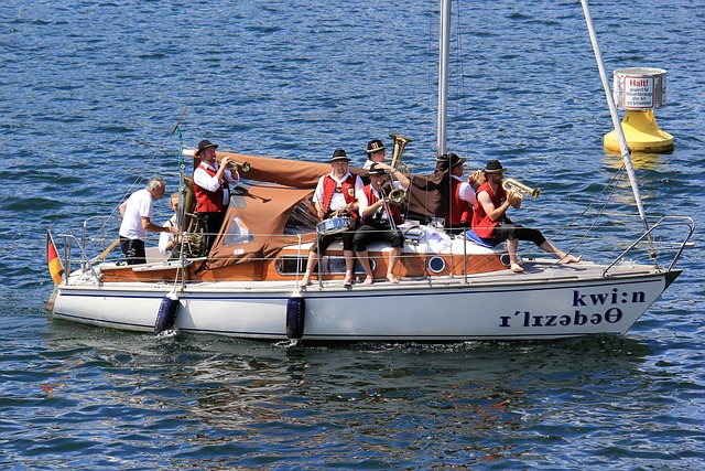 費迪南德毫不猶豫指一支球隊入2024歐洲杯決賽，魯尼立即不同意！.